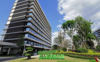澳门科技大学外套，澳门科技大学外观